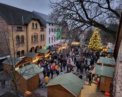 https://www.stadt-hohenmoelsen.de/var/cache/thumb_96474_1013_1_250_200_r4_jpeg_weihnachtsmarkt_2_.jpeg